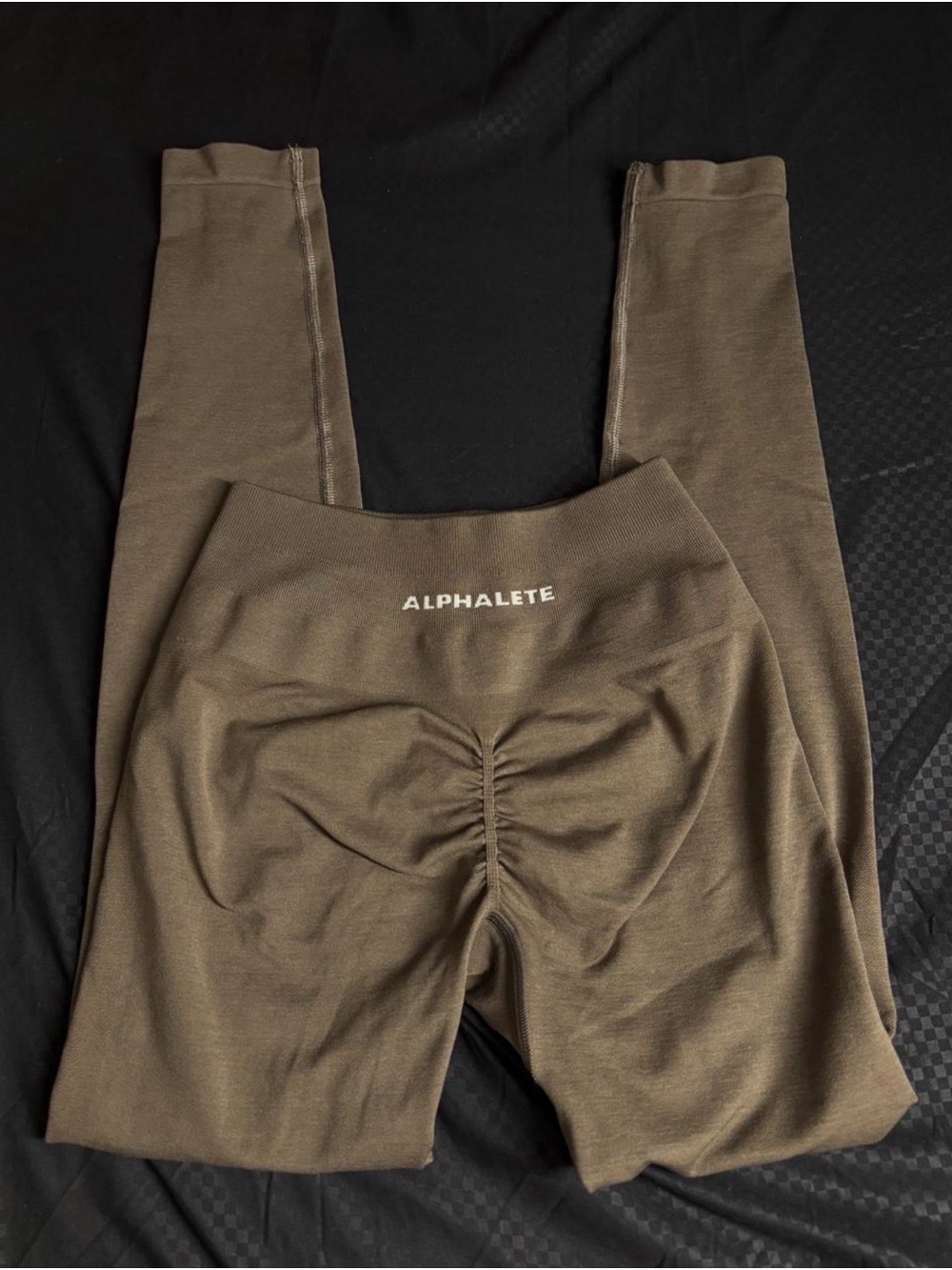 Alphalete Women's Scrunch Seamless Leggings in Olive